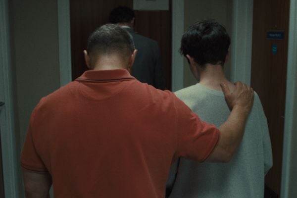 Adolescence UK n S1 E1 00 45 33 15