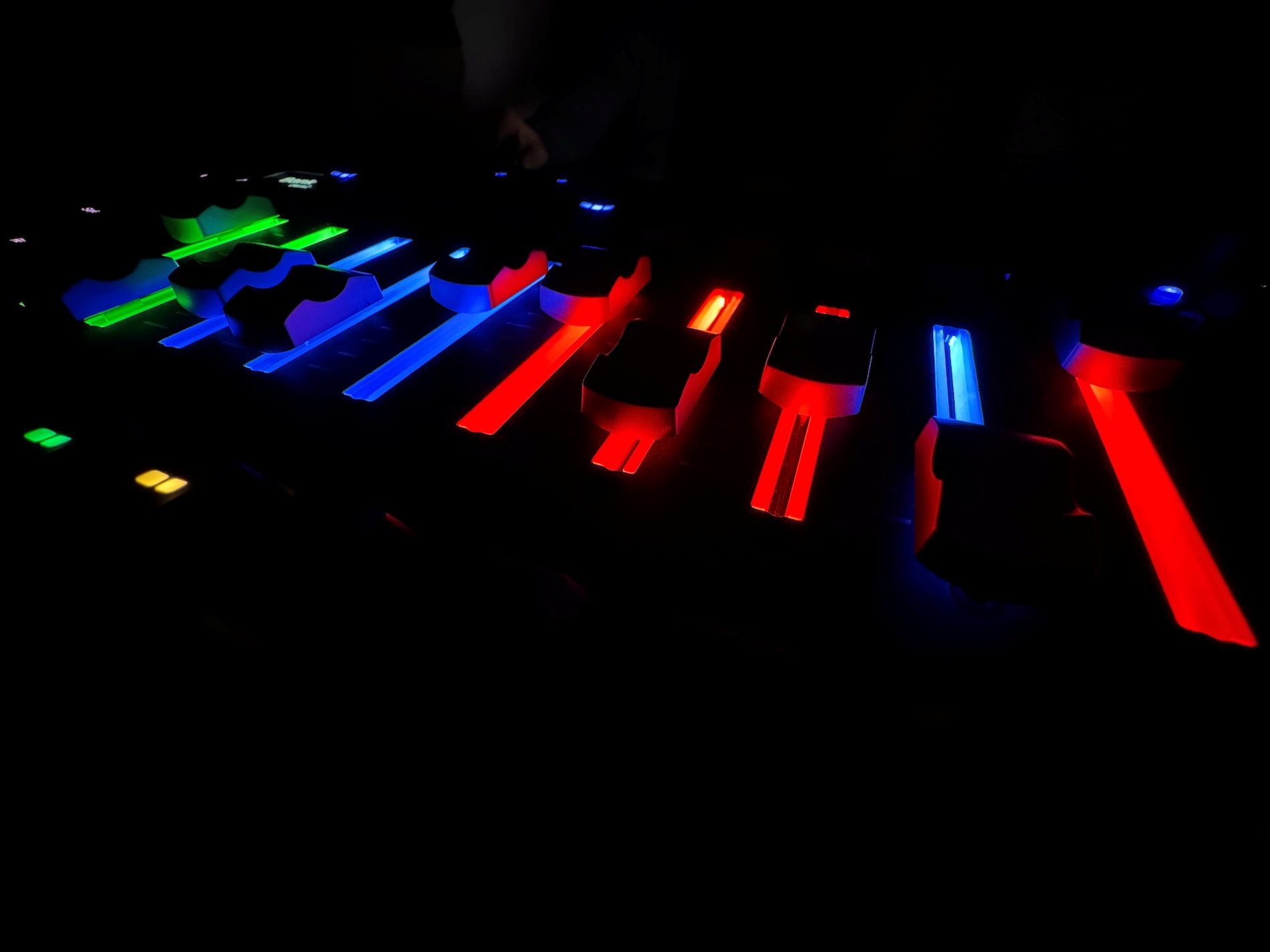 NP Obsidian Control Systems ONYX